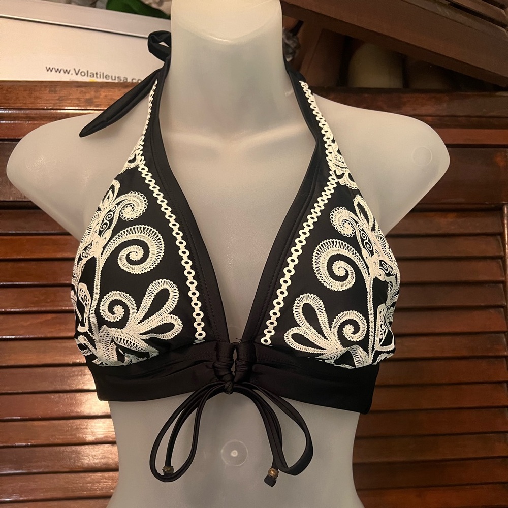 y2k black and white flowered bikini top